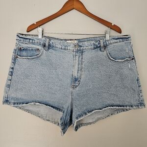 Abercrombie & Fitch high rise mom shorts light wash distressed plus size 35 / 20